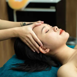 massage-tri-lieu-vung-dau-mat